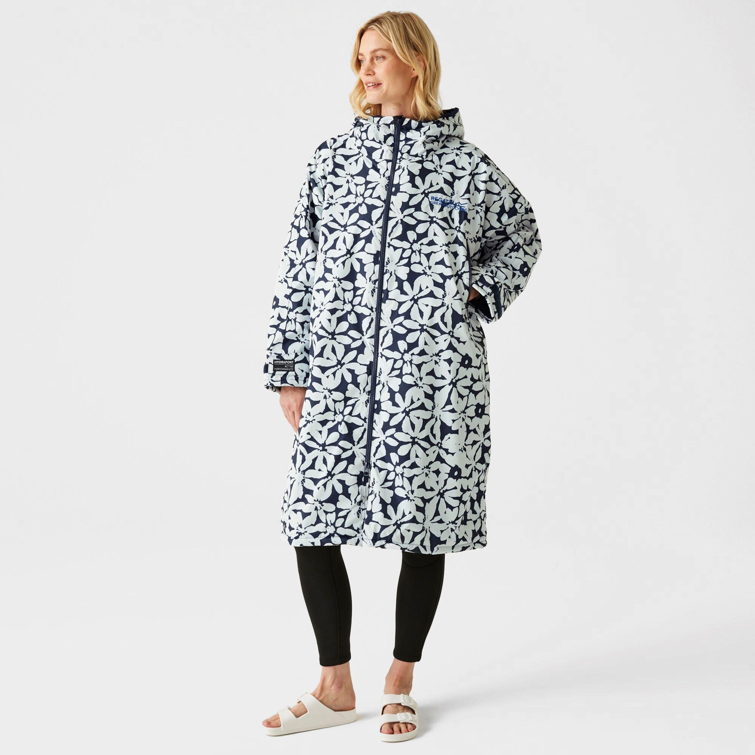 Regatta Waterproof Changing Robe, Multi Coloured